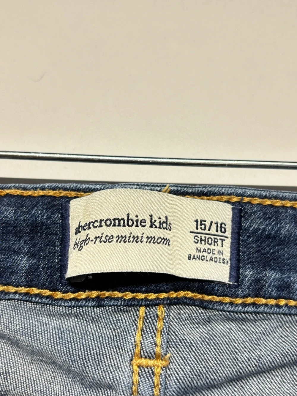 ✨Abercrombie Kids High-Rise Mini Mom Jeans Size 15/16 Short
